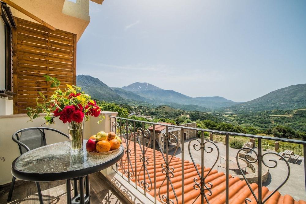 Aravanes Thronos Exterior photo