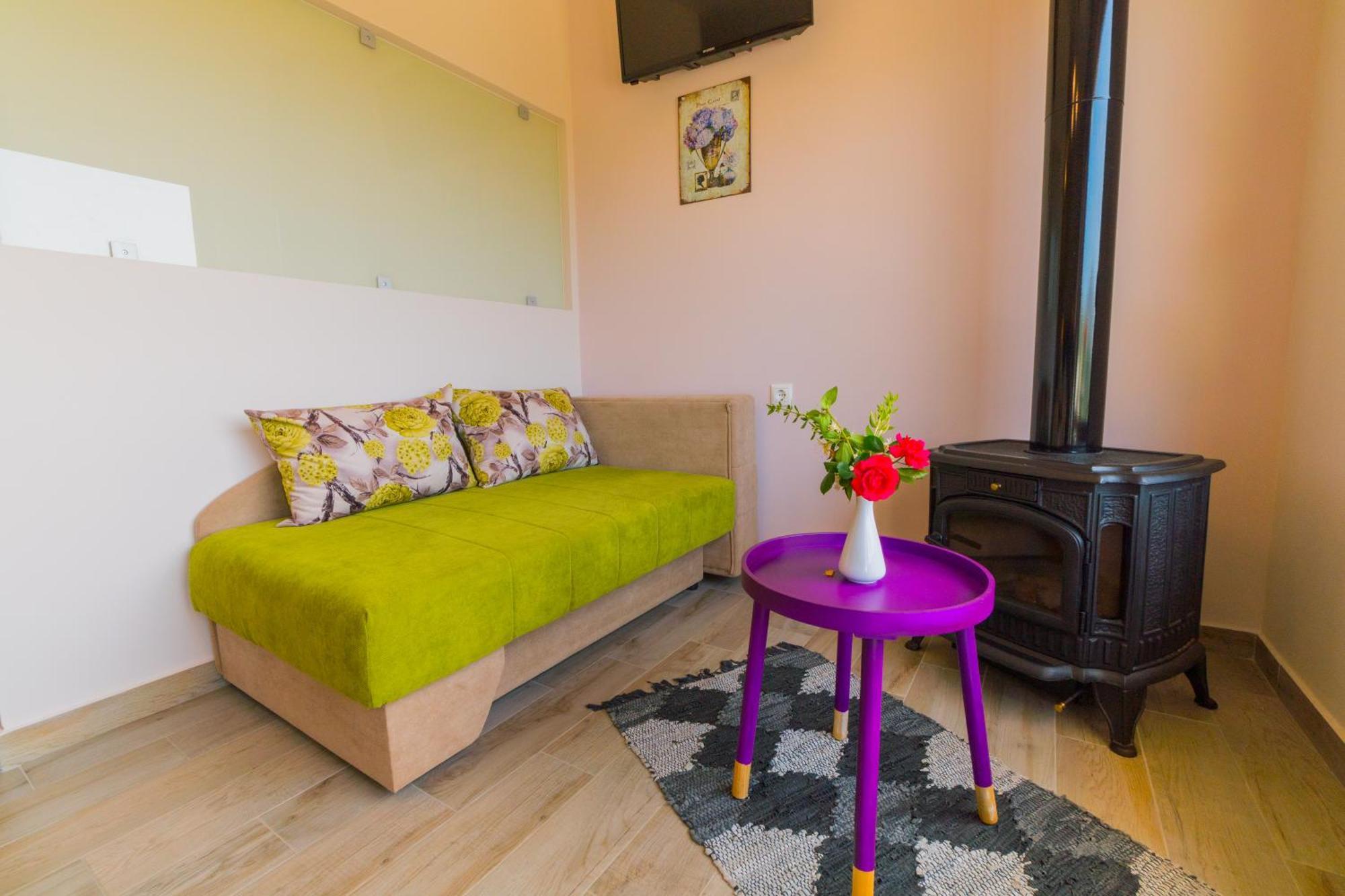 Aravanes Thronos Room photo