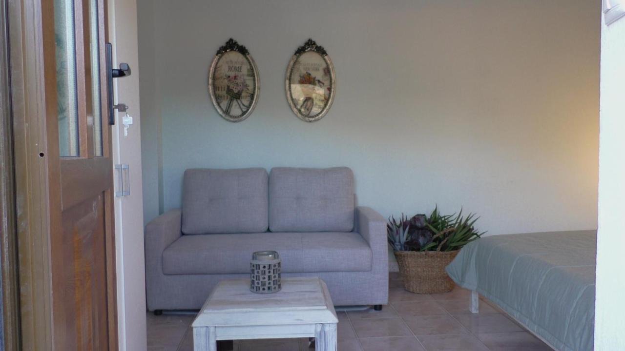 Aravanes Thronos Exterior photo