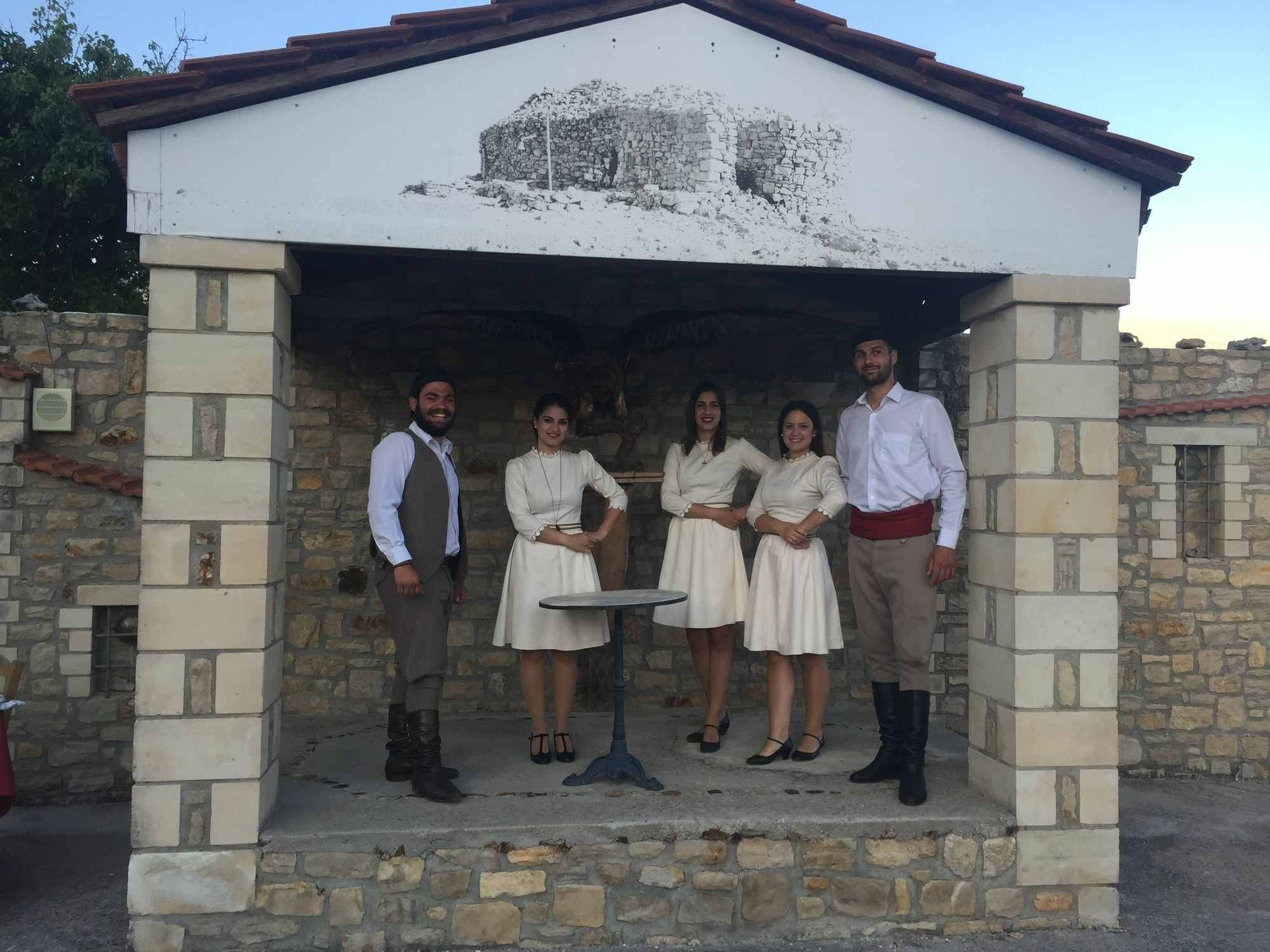 Aravanes Thronos Exterior photo